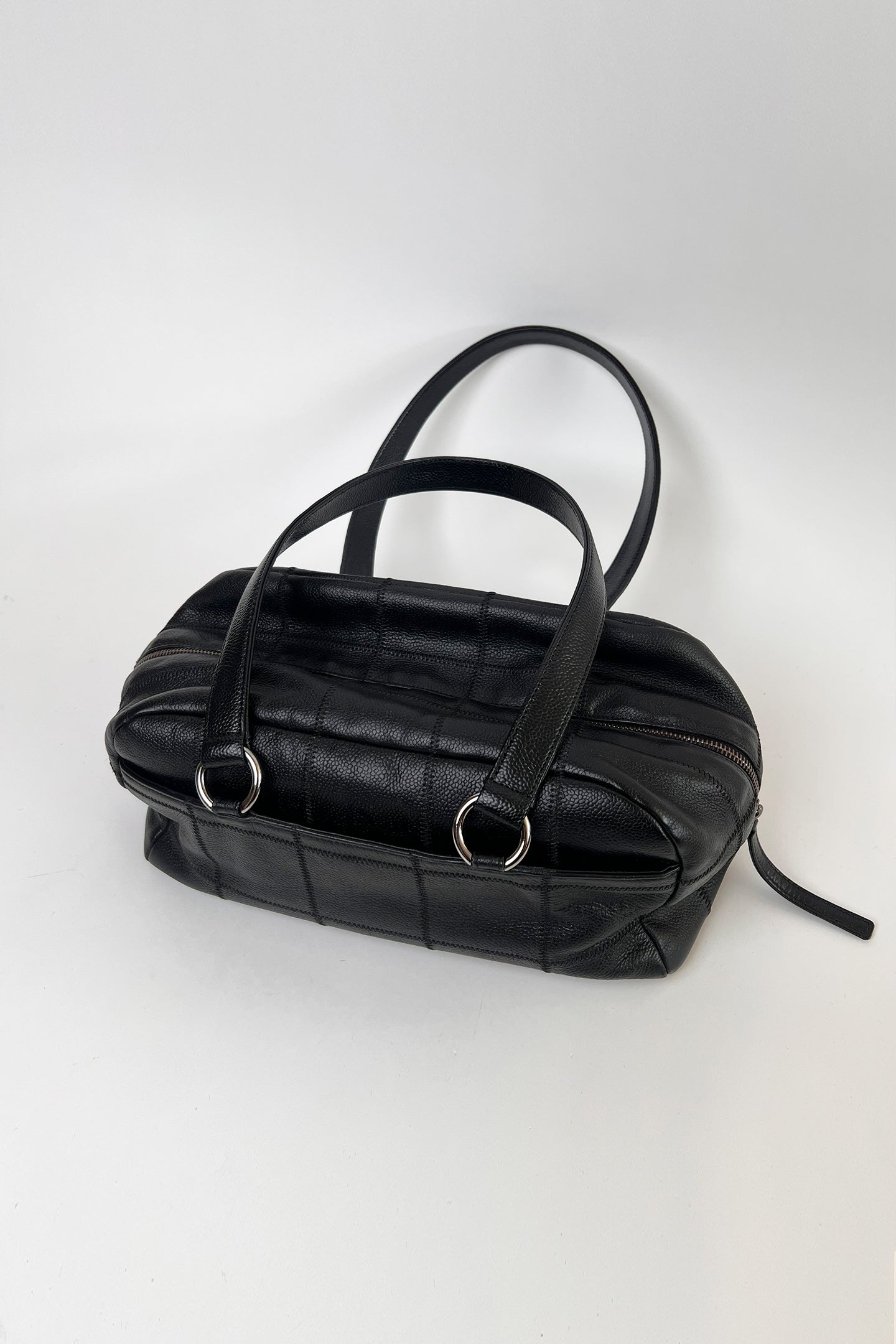 Vintage Chanel black leather stitched shoulder bag