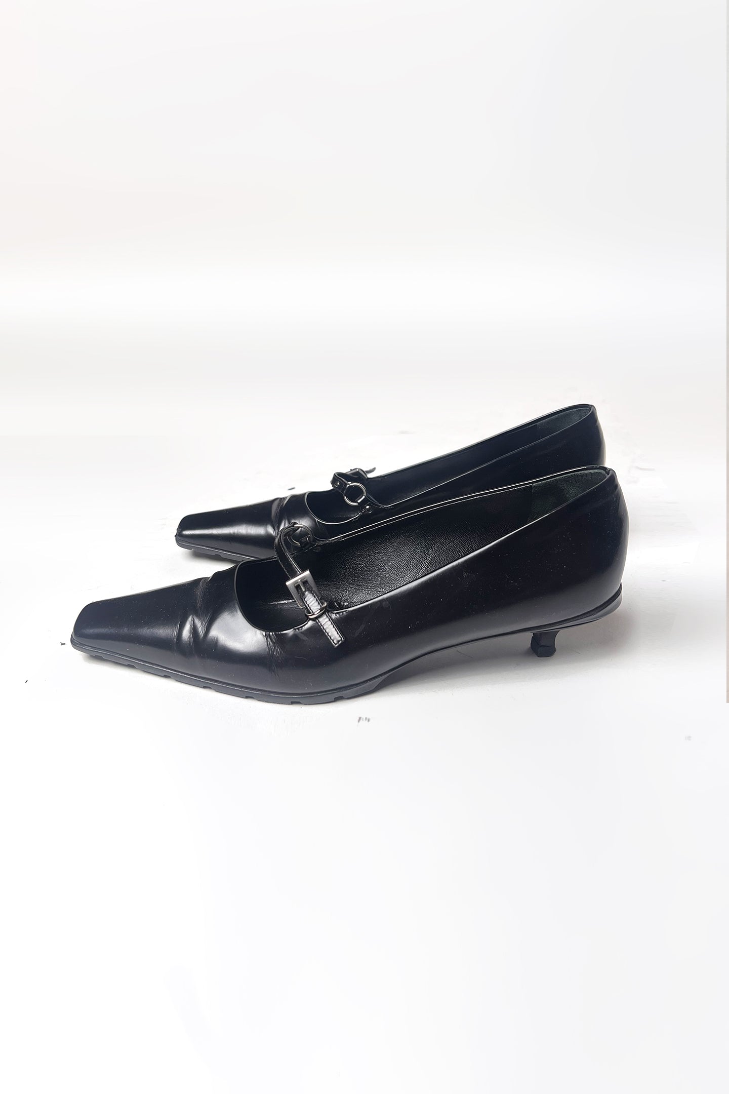 Vintage Prada black patent kitten heel 37